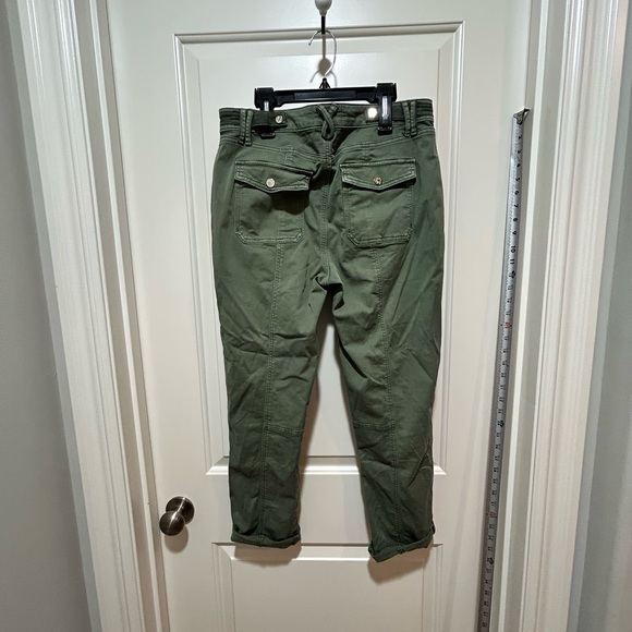 White House Black Market women’s size 8 Olive Cargo Pant. Mid rise straight crop - Picture 2 of 10
